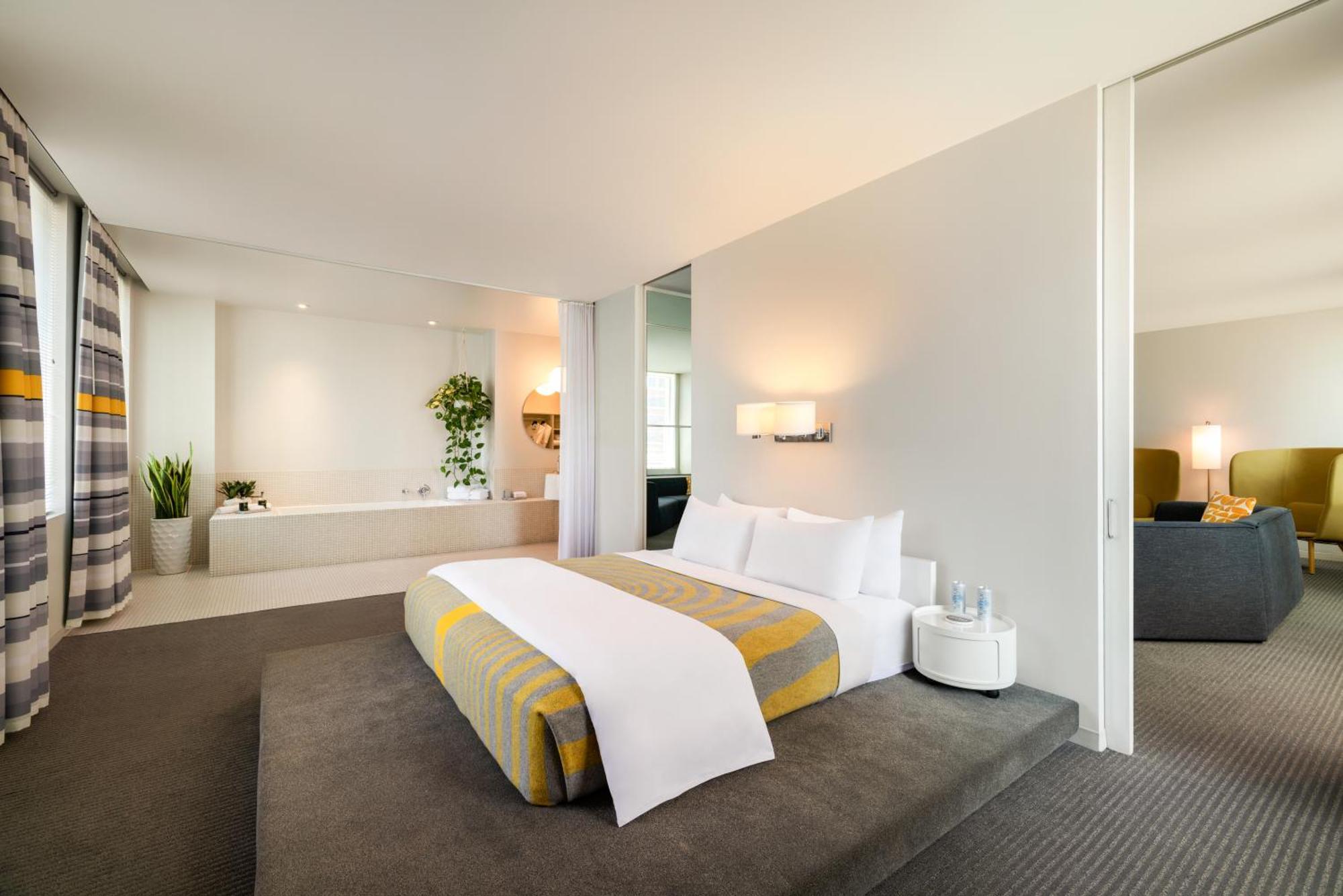 Hotel The Delphi 4*